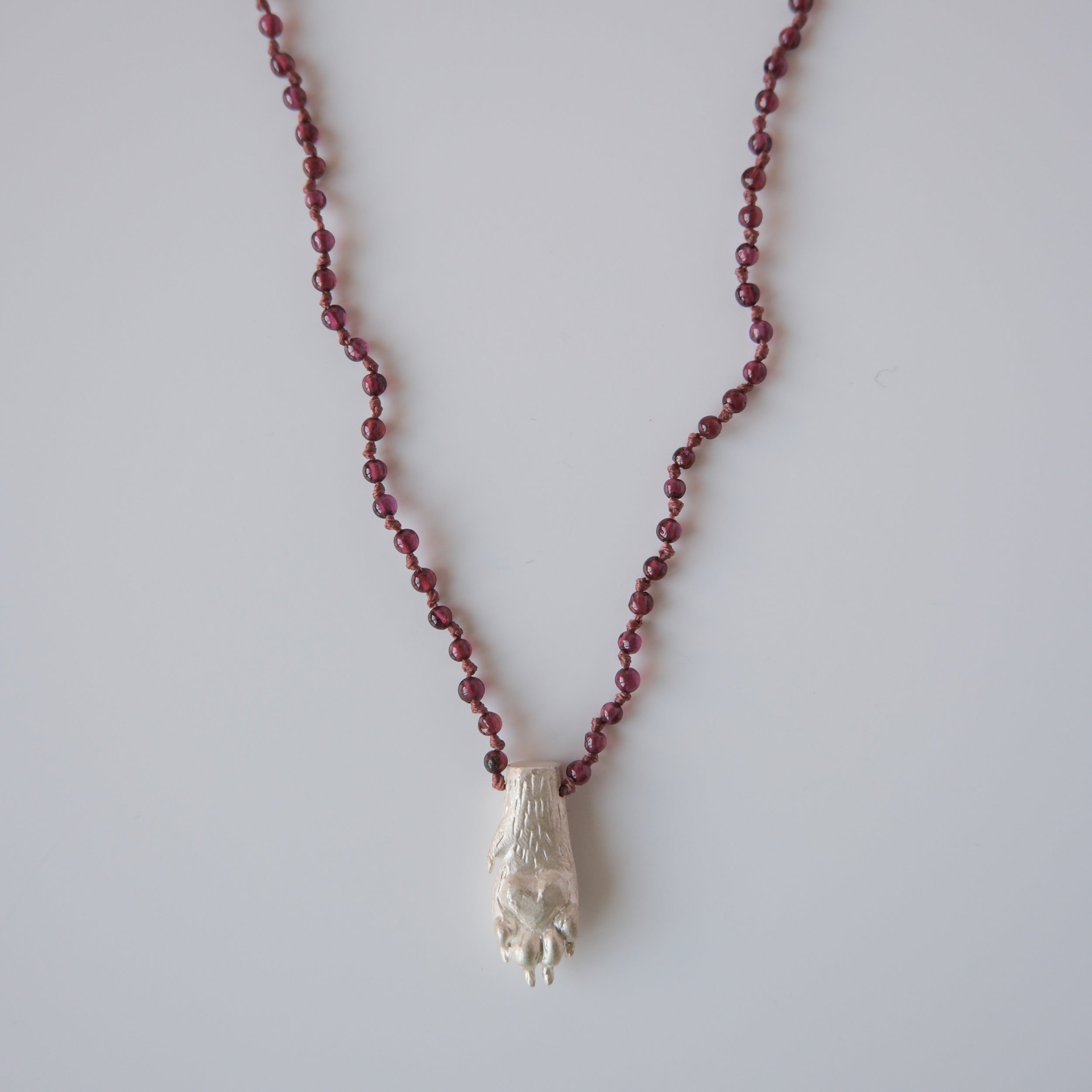 Short Garnet Necklace "Patita"