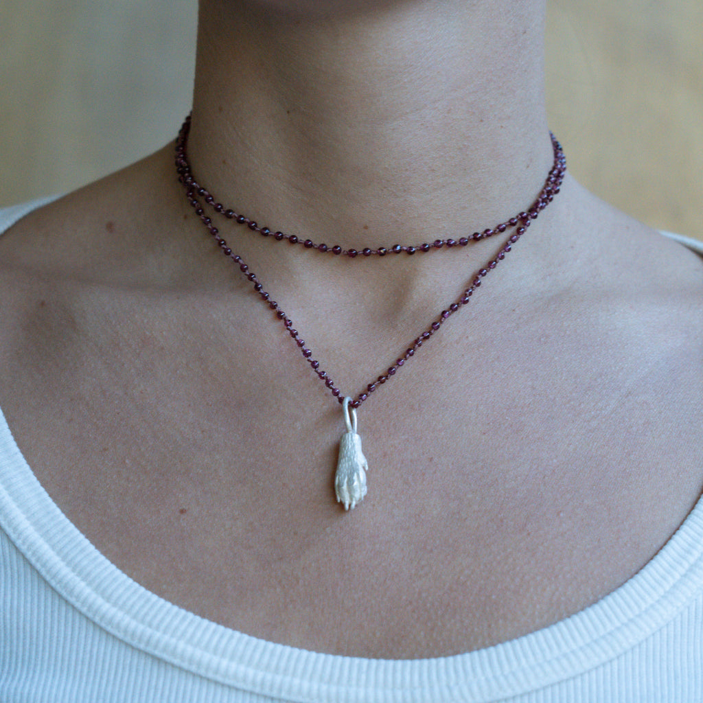 Long Garnet Necklace "Patita"